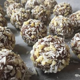 Clean Healthy Nutty Chocolate Truffles-balls1.jpg